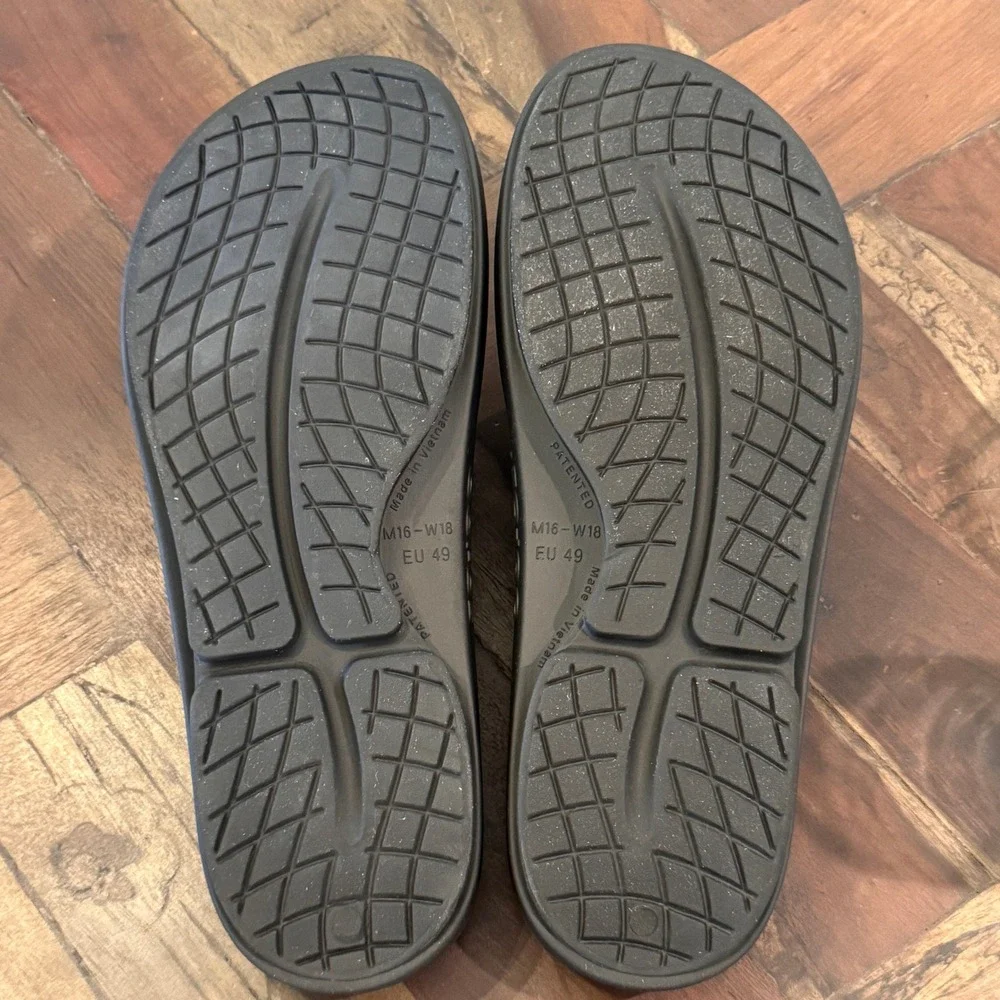 OOFOS OOriginal Sport Sandal Black Graphite Mens 16 Womens 18 EU 49 Recovery